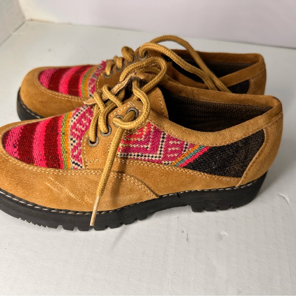Yoaan CATS Vibrant Pink and Tan Woven  and suede Kids Sneakers size 4.5 - Picture 3 of 6
